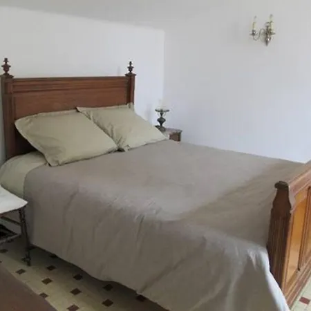 La Maison Jaune * Azille